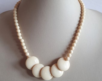 late ART DECO cream galalith old plastic beaded choker necklace overlapping discs hidden clasp vintage