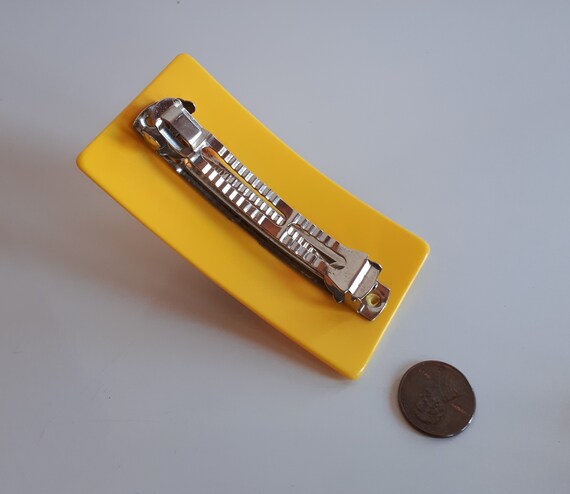 large Vintage yellow plastic rectangular hair bar… - image 4