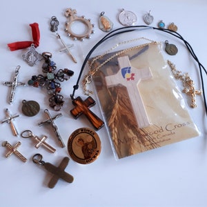 Lote 23 piezas Vintage y antiguo santo religioso medalla crucifijo cruz encanto colgante collar