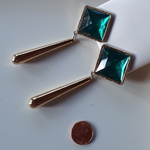 Runway Vintage translucent turquoise plastic gold TONE dangle shoulder Clip Earrings