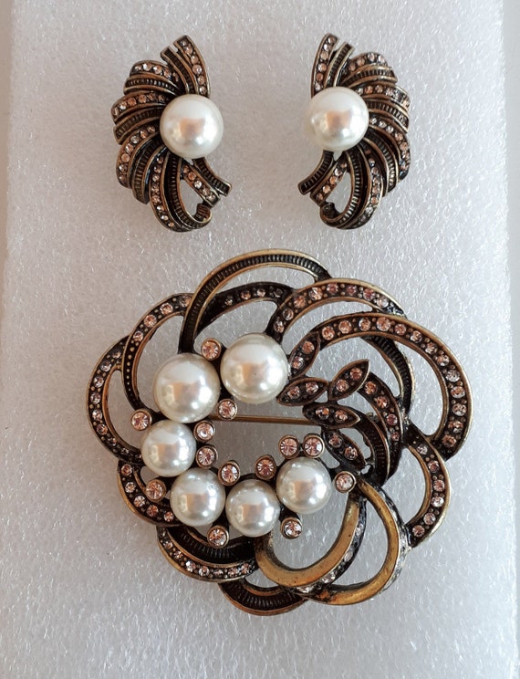 Boucles D’oreilles Vintage - Métal Doré Et Fausse Perle - Occasion Bon état