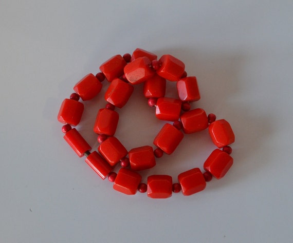 ART DECO hexagon faceted cut barrel bead red bake… - image 4