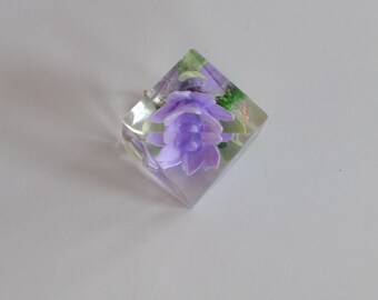 Broche Vintage En Lucite Sculptée à L'envers Avec Fleurs - Blanc - Occasion
