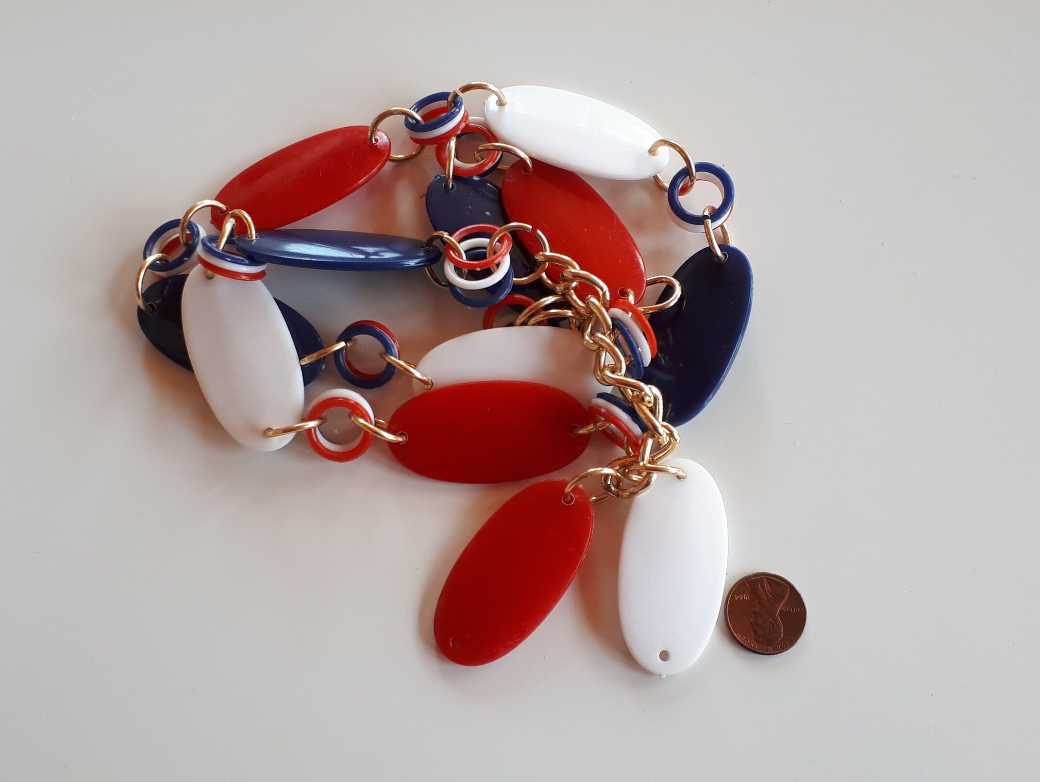 Vintage Patriotic Plastic Belt, Red White Blue Oval Links - Etsy display picture 1