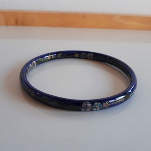 Vintage Chinese Export royal blue enamel flower and cloud design tube bangle bracelet