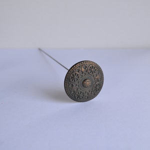 zeer lange 8 inch antieke Victoriaanse koperen hoedenspeldstok met grote ronde bovenkant