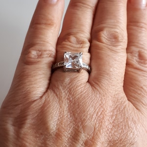 Vintage sterling silver 925 and zircon solitaire ring size 7