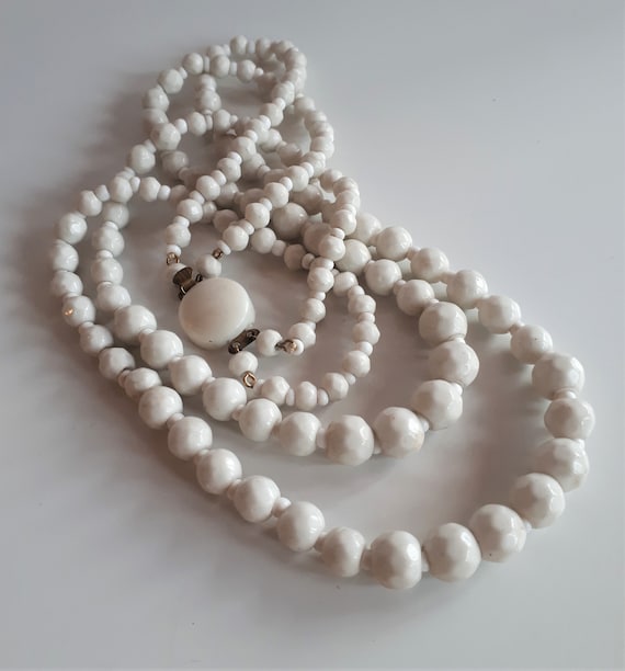 Vintage 50s off white milk glass 2 rows beaded gr… - image 2