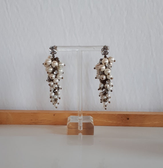 STATEMENT Vintage cascading grape beaded white fa… - image 5