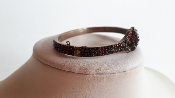 Antique Bohemian Garnet Hinged Bangle with Star F… - image 8