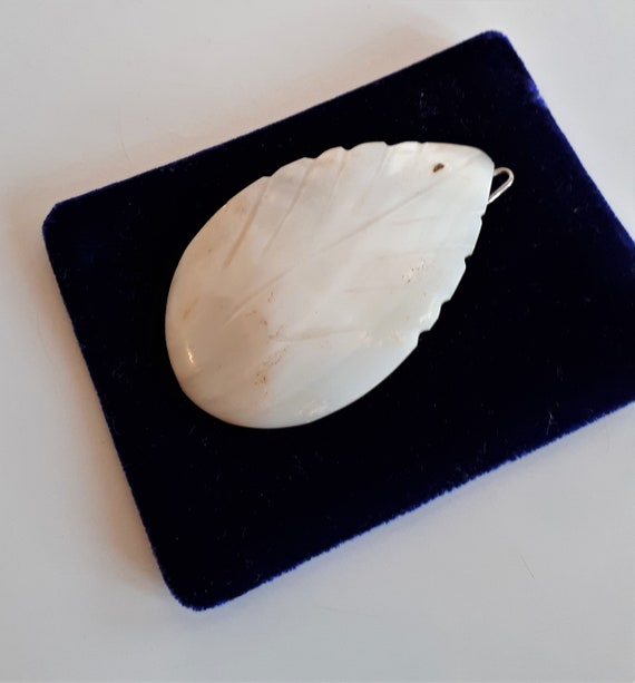 Big Vintage Hand Carved Mother of Pearl MOP Leaf Hair Pin  display picture 3