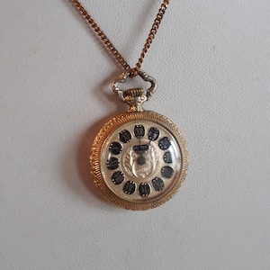 Old Vintage ART DECO era ULTIMA Swiss gold metal mujeres reloj mecánico colgante collar de trabajo