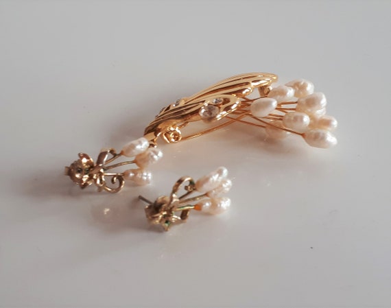 Pearl and gold metal brooch pin and earrings, Vin… - image 4