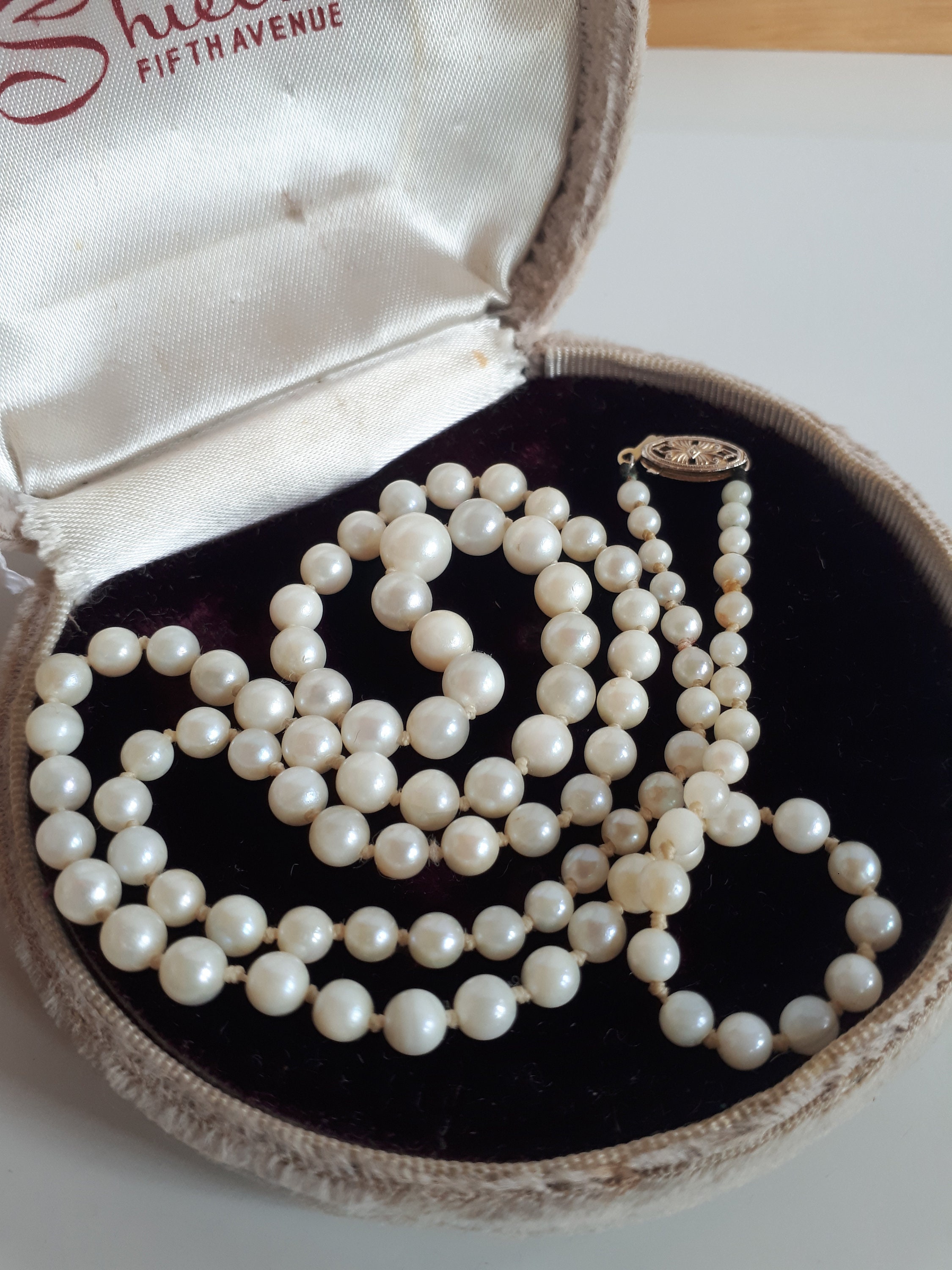 Delicate ART DECO Cultured Saltwater Pearl Knotted Graduated