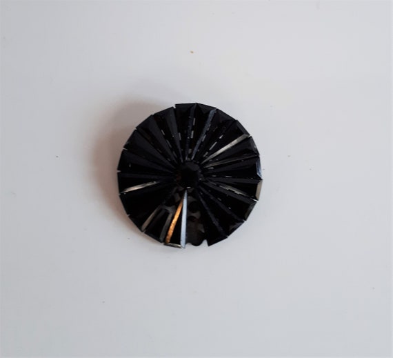 ANTIQUE VICTORIAN hand carved Whitby jet flower c… - image 3