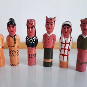 Vintage lot 6 pcs ceramic Chinese men women couple figurine