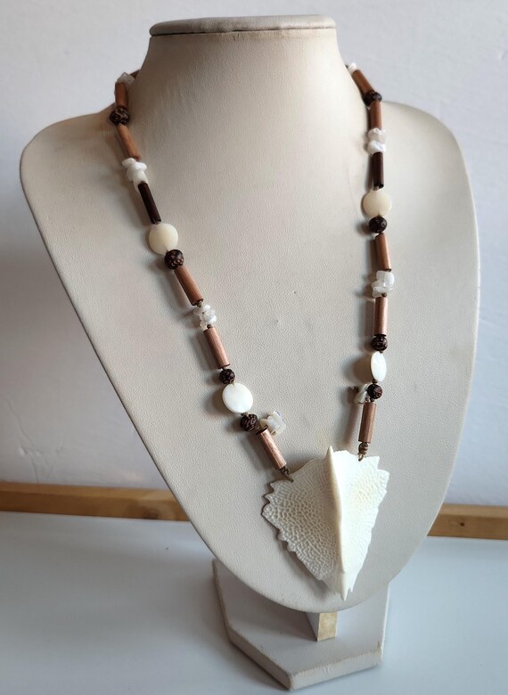 Vintage SAGEM Wood & Mother of Pearl Pendant Necklace, Shell Fossil