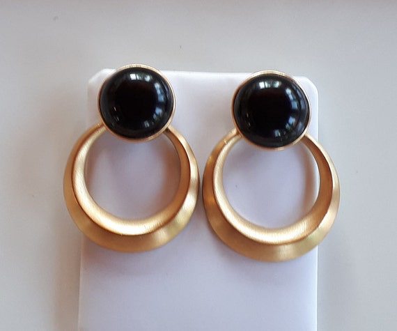Big Vintage TRIFARI Designer matte gold metal and