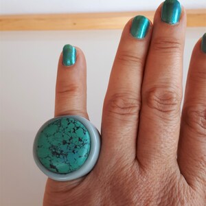 Statement massive hand carved pale lucite plastic ring big turquoise stone cabochon  Size 6