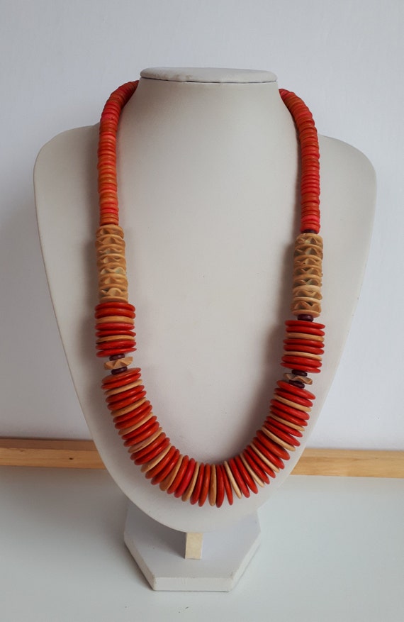 STATEMENT red and natural color wood beaded neckla