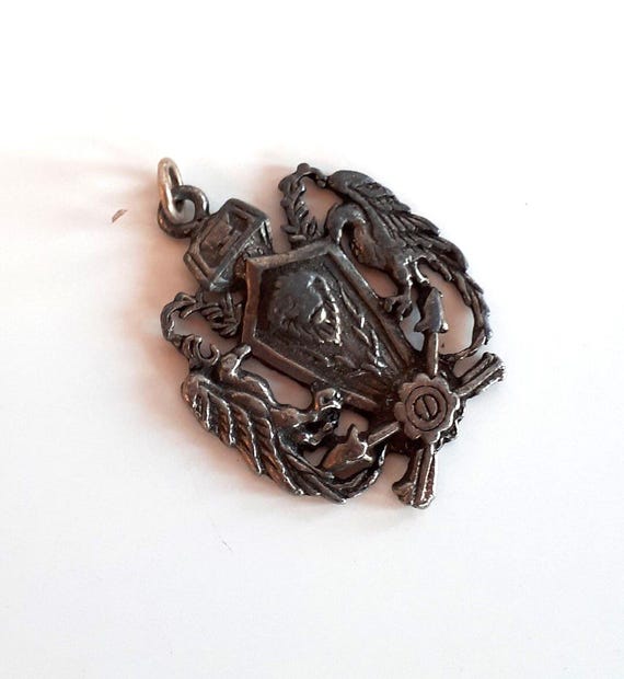 Pendentif Ancien En Métal - Pièce Vintage Unique Et Chargée D'histoire