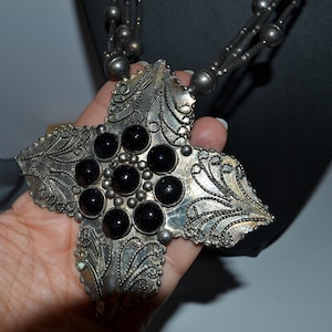vintage RUNWAY Southwest silver colored metal black glass cabochons Maltese cross pendant necklace
