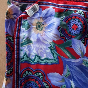 Vintage signiert THE VERA STUDIO Japan Seidenschal Foulard Floral Design rot violett grün