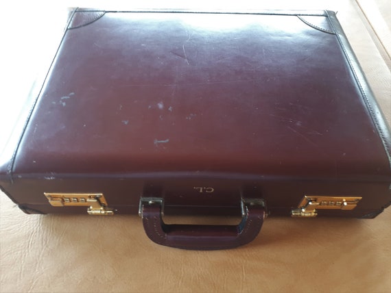 Vintage Burgundy Leather Briefcase, Solid Constru… - image 3