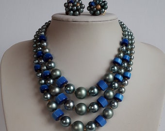 Vintage 50s JAPAN signed blue grey faux pearl and moonglow lucite plastic jewelry set beaded 3 rows graduated necklace and cluster earrings