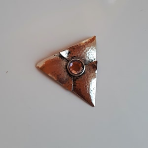 Vintage hammered silver metal modernist abstract pin brooch triangular shape encrusted pink crystal, modernist metal pin,