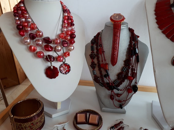 Lot 21 pcs Vintage now burgundy red Jewelry Neckl… - image 3