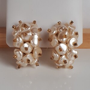 Statement vintage big baroque faux pearl demi-hoop cluster clip earrings