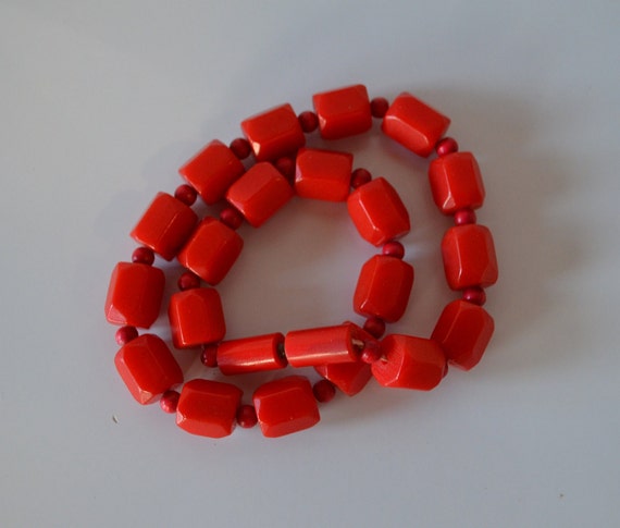 ART DECO hexagon faceted cut barrel bead red bake… - image 5