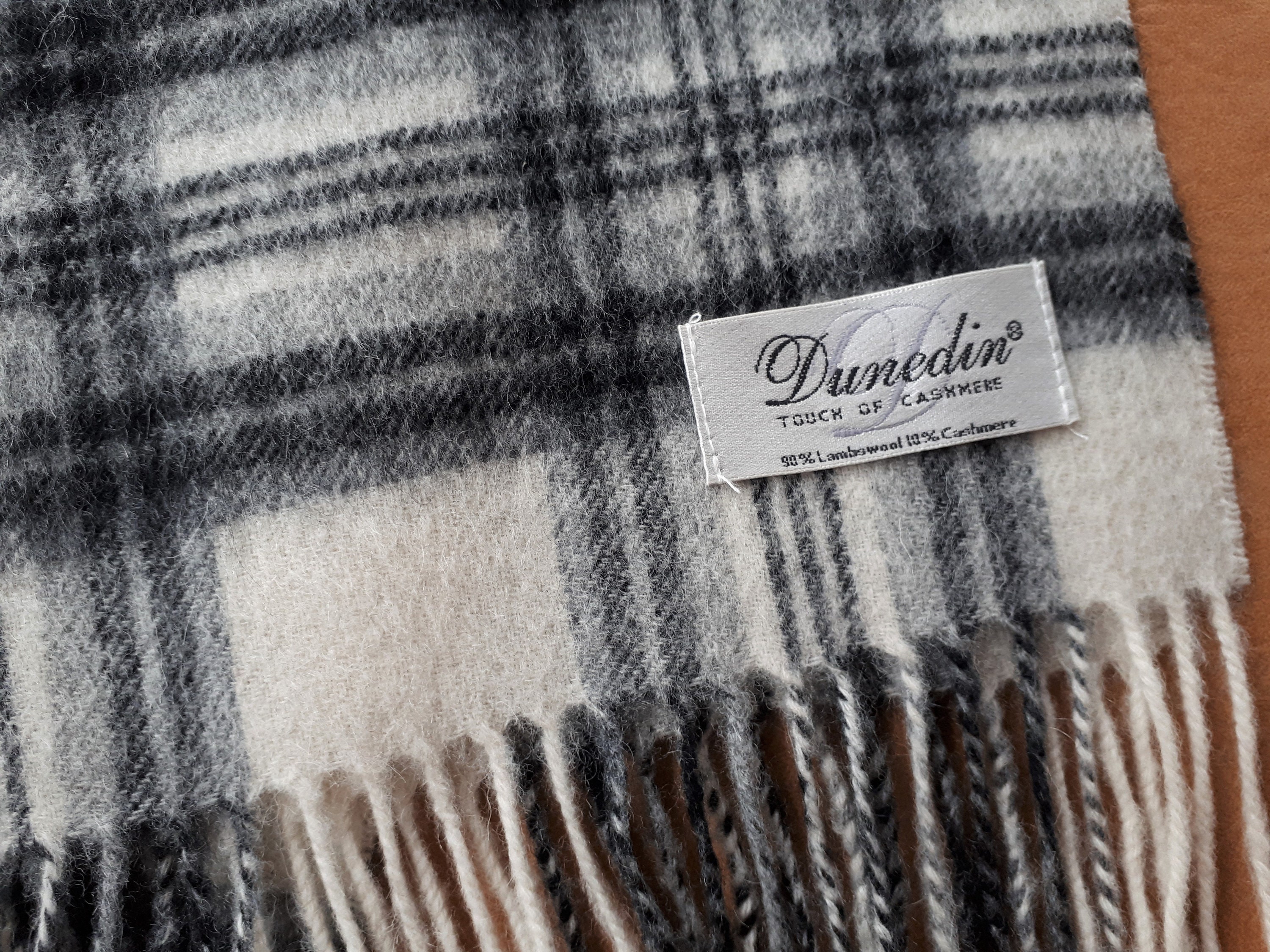 pinklilashop Vintage Dunedin Touch of Cashmere Signed Unisex Women's Men's Lambswool Foulard Scarf Plaid Pattern White Black