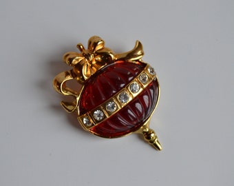 Vintage Designer red gripoix glass rhinestone gold metal figural Christmas tree decoration brooch pin