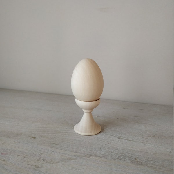 Egg with stand