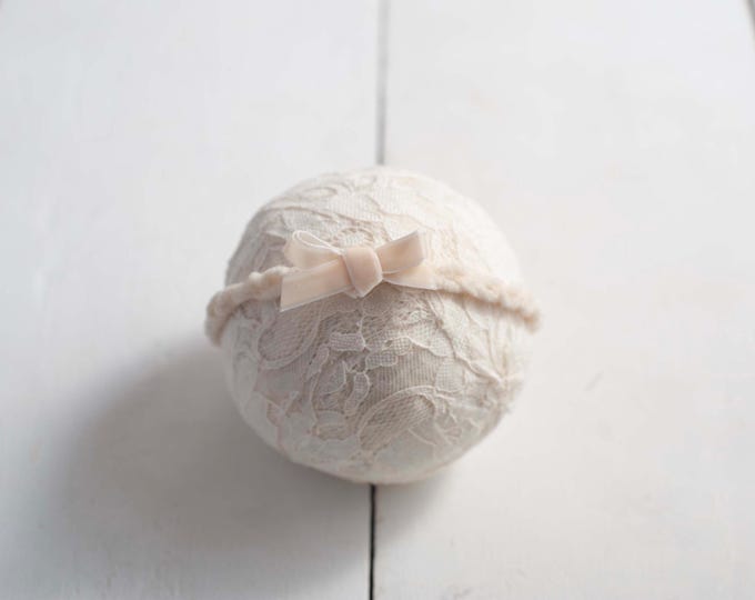 Cream Velvet Bow Tieback for Newborn Photography Photo Prop, Canada Prop Seller