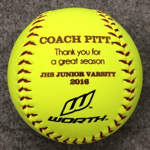 Softball Geschenk, Softball Geschenk, Softball Geschenk, Softball Geschenk, Laser gravierter Ball Personalisierter Softball Geburtstags-Abschluss