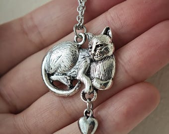 Collana con ciondolo a forma di gatto e cuore – Regalo felino per gli amanti dei gatti
