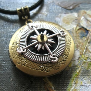 Steampunk locket necklace Round statement locket pendant Photo locket Gift for Her Old style Post apocalyptic Steampunk cosplay Mother day