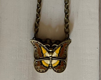 Collier pendentif papillon