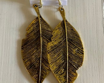 Leafy earrings