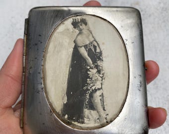 Antique Silver-Tone Cigarette Case with a Risqué Theatrical Portrait 1900. 9 x 8 cm