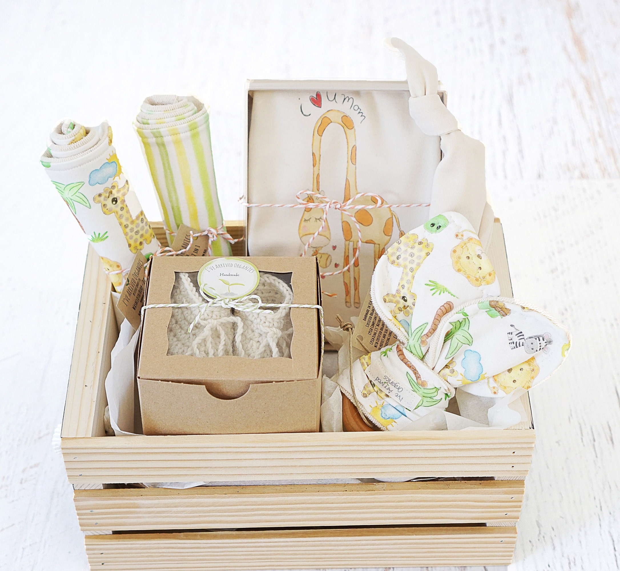 Organic Baby Gifts Singapore - Organic Woven Wicker Bassinet Baby Gifts Crib Colours : Each baby gift set hamper represents a celebration for a newborn baby, which is why it comes with healthy treats, useful items, and cute teddy bears.