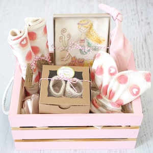 Organic Baby Clothes, Baby Girl Gift Basket, Mermaid Baby Shower, Personalized Baby Gift, Baby Shower Gift, Coming Home Baby Girl Gift