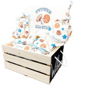 Personalisierter Baby Jungen Geschenkkorb, Baby Sport Outfit, Baby Shower, Bio-Baby-Kleidung, Zukunft All Star, Fußball, Basketball, Baseball