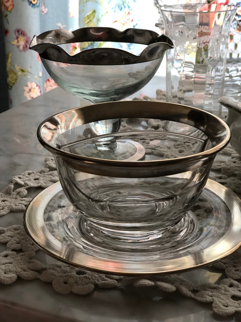 Perfect Gift for Mom or a New Home 1960 Rare c Dorothy Thorpe Style Silver Band Ruffled Pedestal Bowl Collector/'s Condition