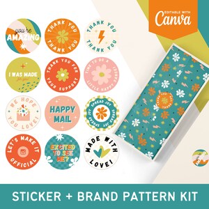Puede incluir: Un conjunto de 12 pegatinas redondas de colores con varios diseños y textos, incluyendo "You're Amazing", "Happy Mail", "Spread Joy" y "Time to Do a Little Happy Dance". Las pegatinas están dispuestas en una cuadrícula sobre un fondo blanco. La imagen también incluye un patrón de flores y rayos en un fondo azul, y un fondo blanco con una sola pegatina.