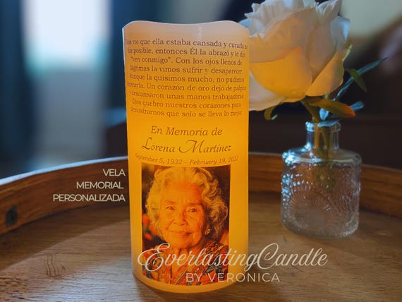 Personalized Spanish memorial candle with photo, name, dates, poem, flameless LED wax, remembrance gift, funeral keepsake, en memoria
