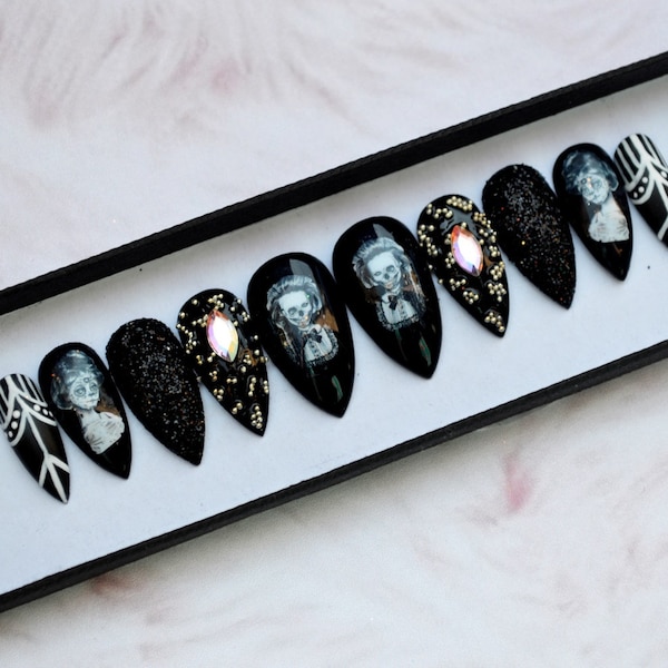 Black skull face girl design, design nails, stiletto nails, press on nails, glue on, handpainted nails, false nails